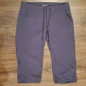 ❤COLUMBIA OMNI-SHIELD PANTS/BERMUDAS, SIZE 10 (30)